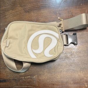 lululemon athletica Beige and White Belt Bag